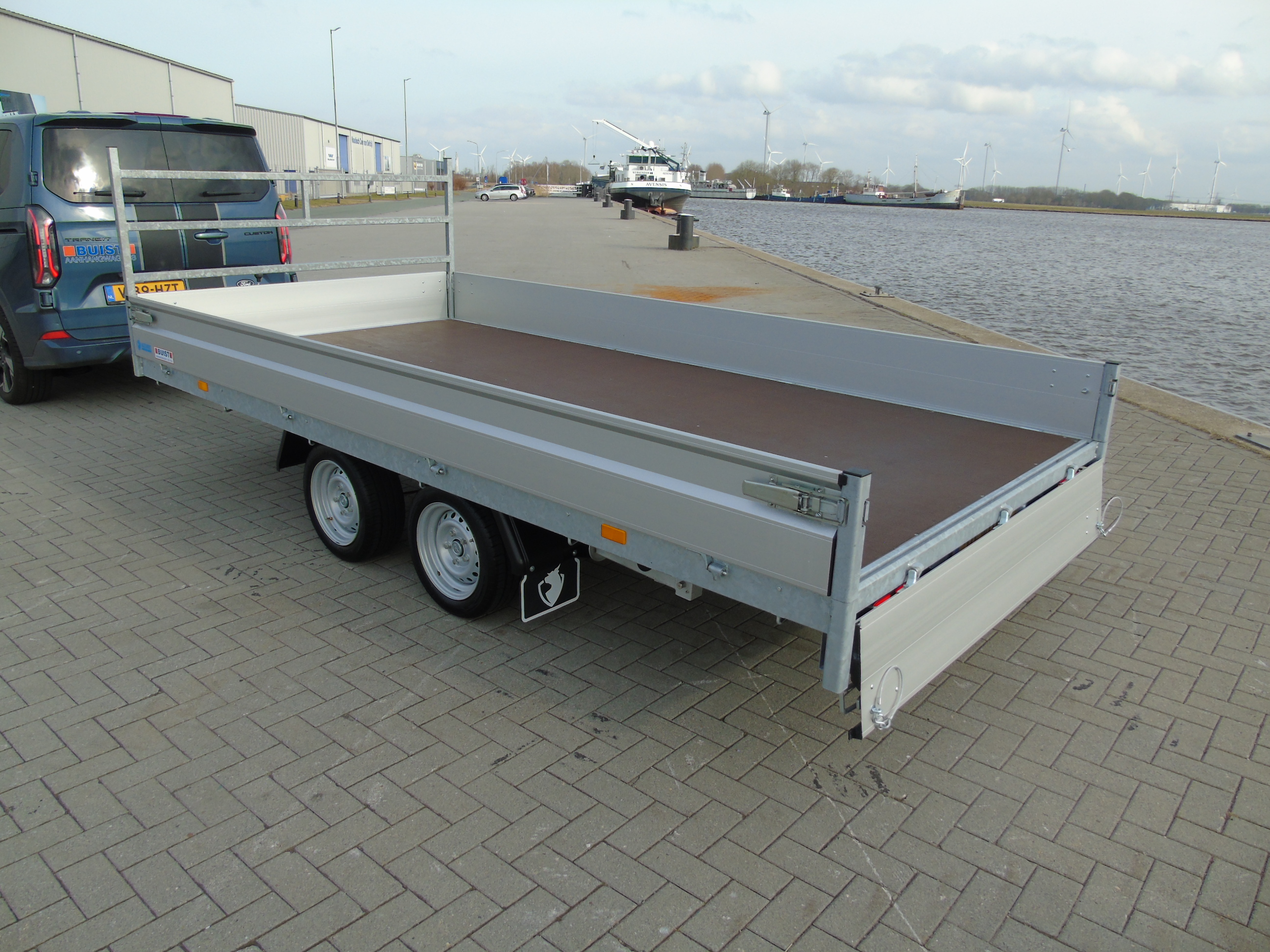 Voorraad aanhangwagen Hapert Azure H-2 405x200cm 3000kg oprijpakket LED compleet