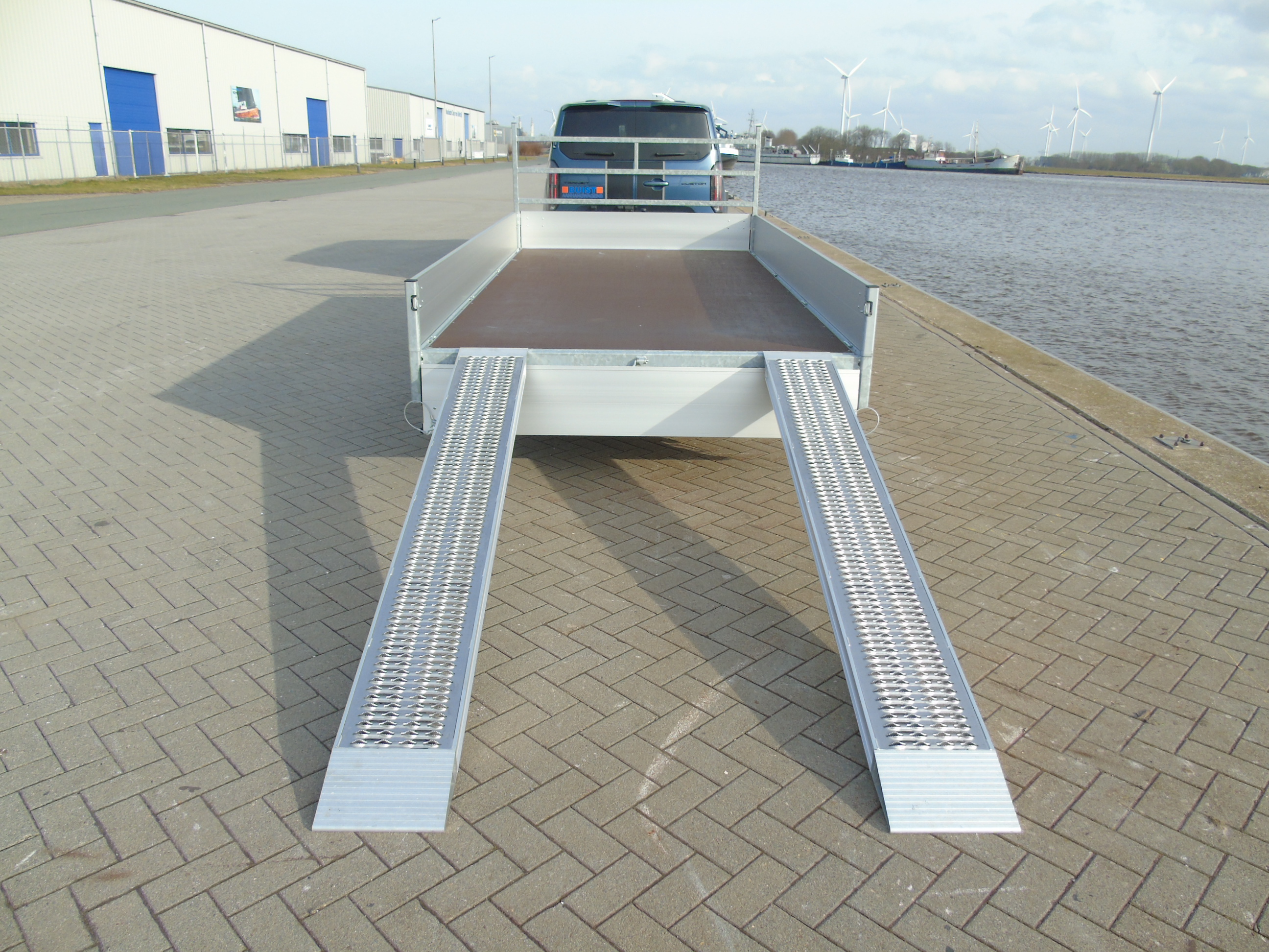 Voorraad aanhangwagen Hapert Azure H-2 405x200cm 3000kg oprijpakket LED compleet