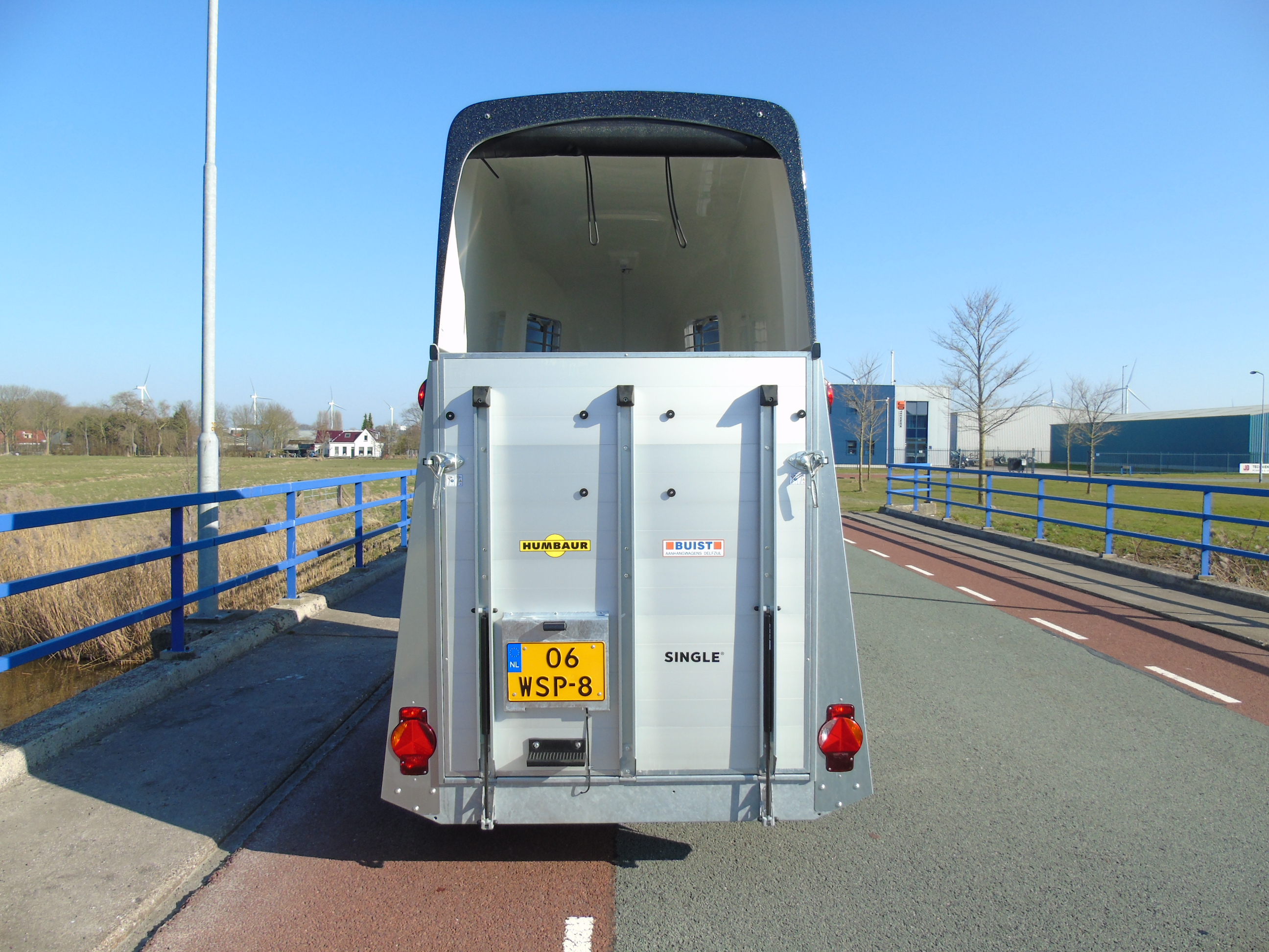 Voorraad Humbaur Single Alu Luxus 1,5 paards trailer zadelkamer