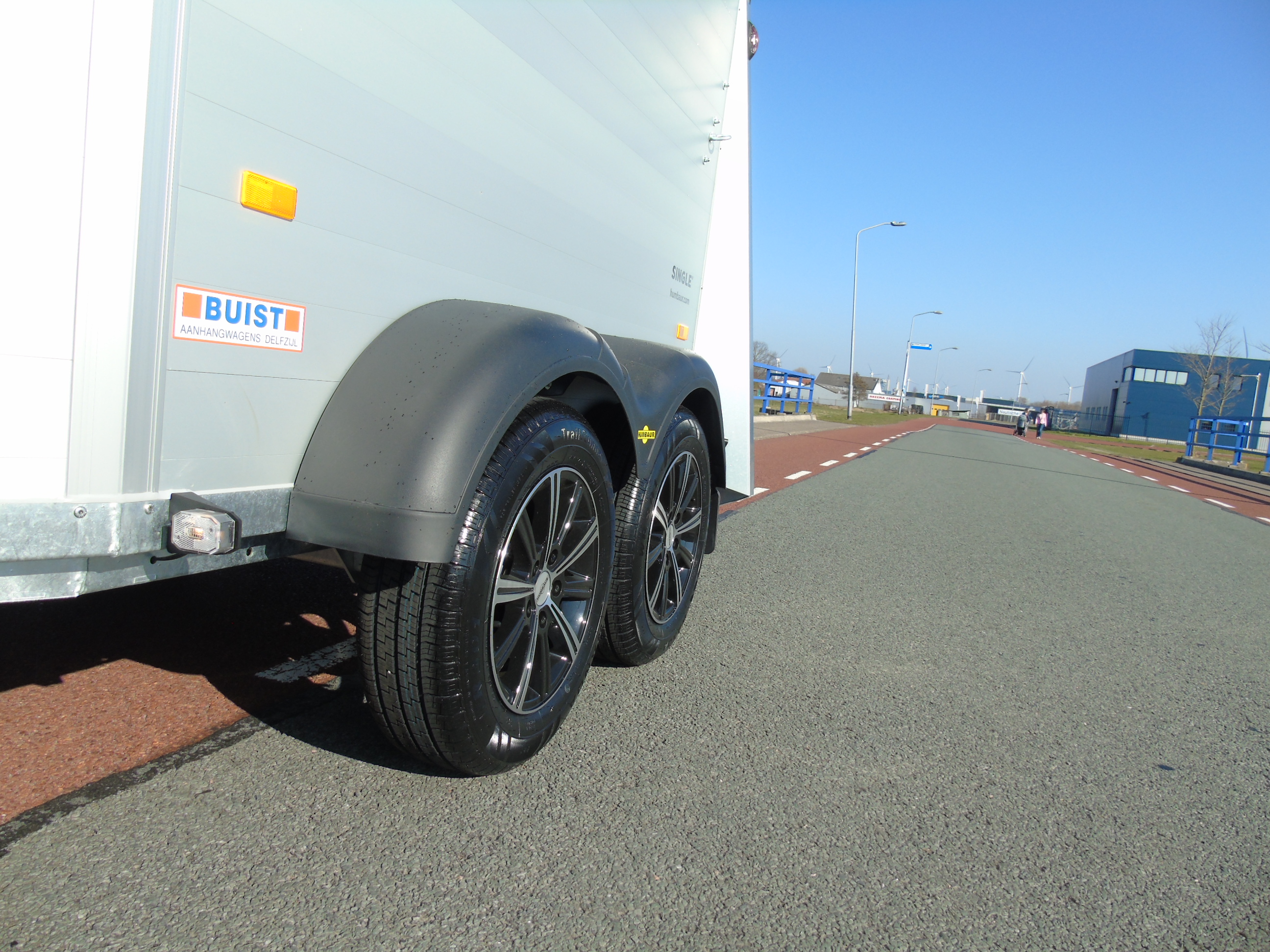 Voorraad Humbaur Single Alu Luxus 1,5 paards trailer zadelkamer