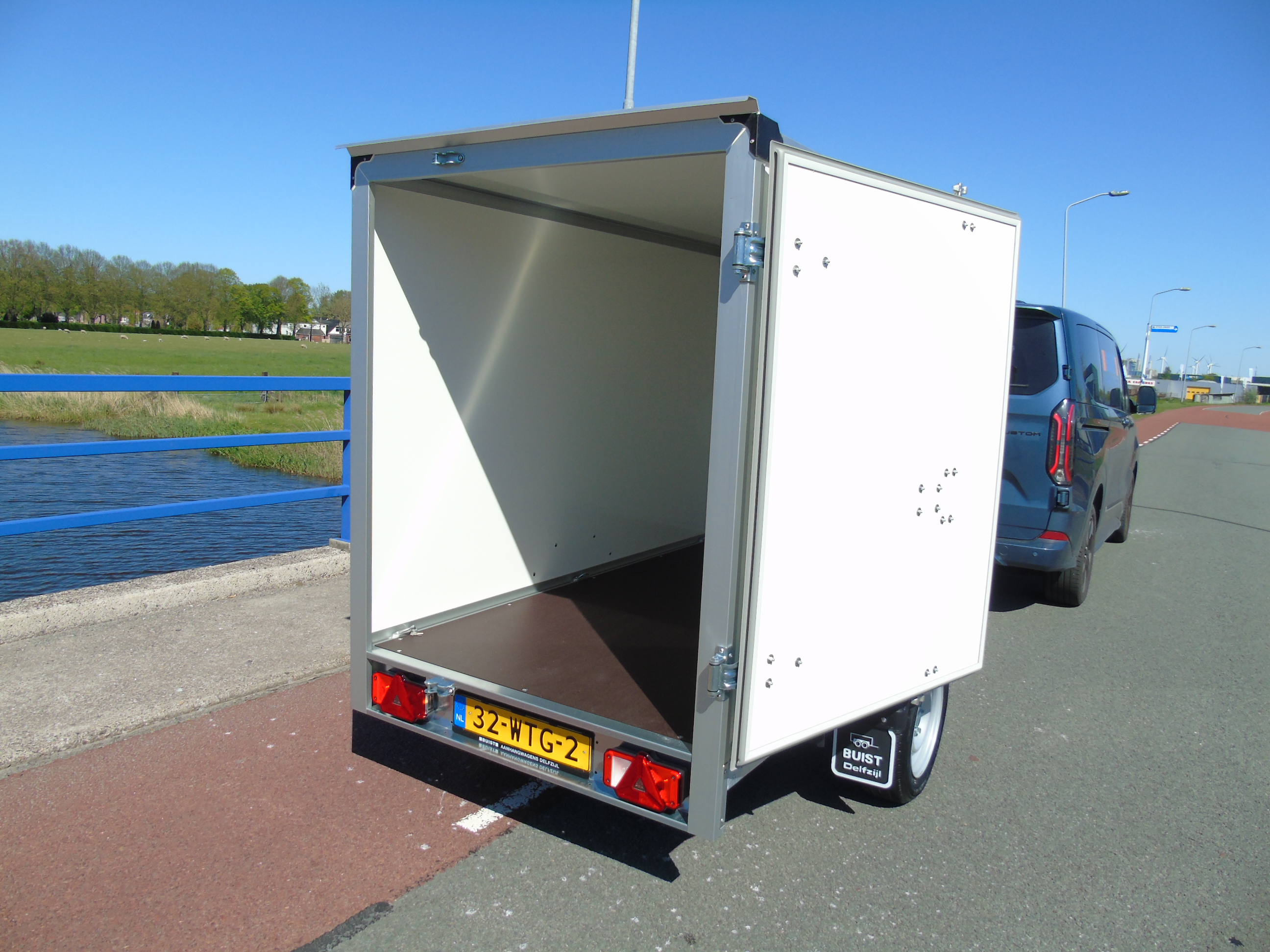 Voorraad aanhangwagen Humbaur HK132513-15P GFK 251x132x152cm 1300kg gladde wanden