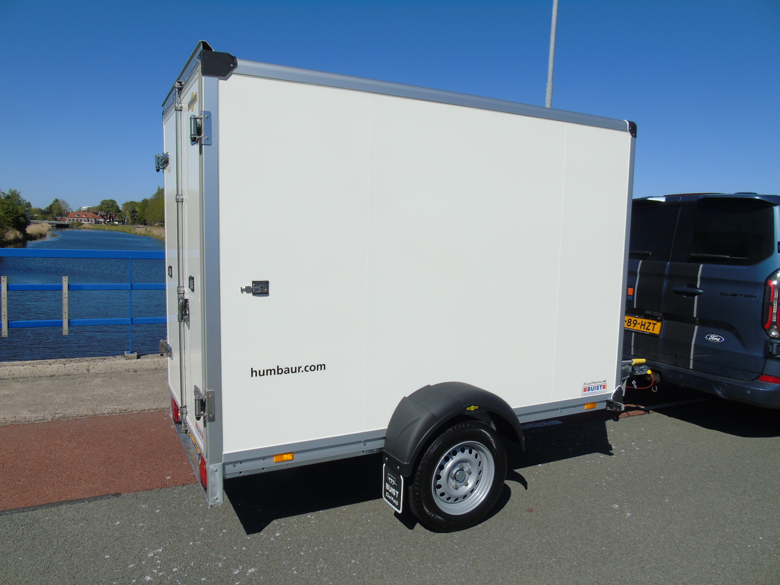 Voorraad aanhangwagen Humbaur HK132614-18PF30 PurFerro enkelasser gesloten bakwagen