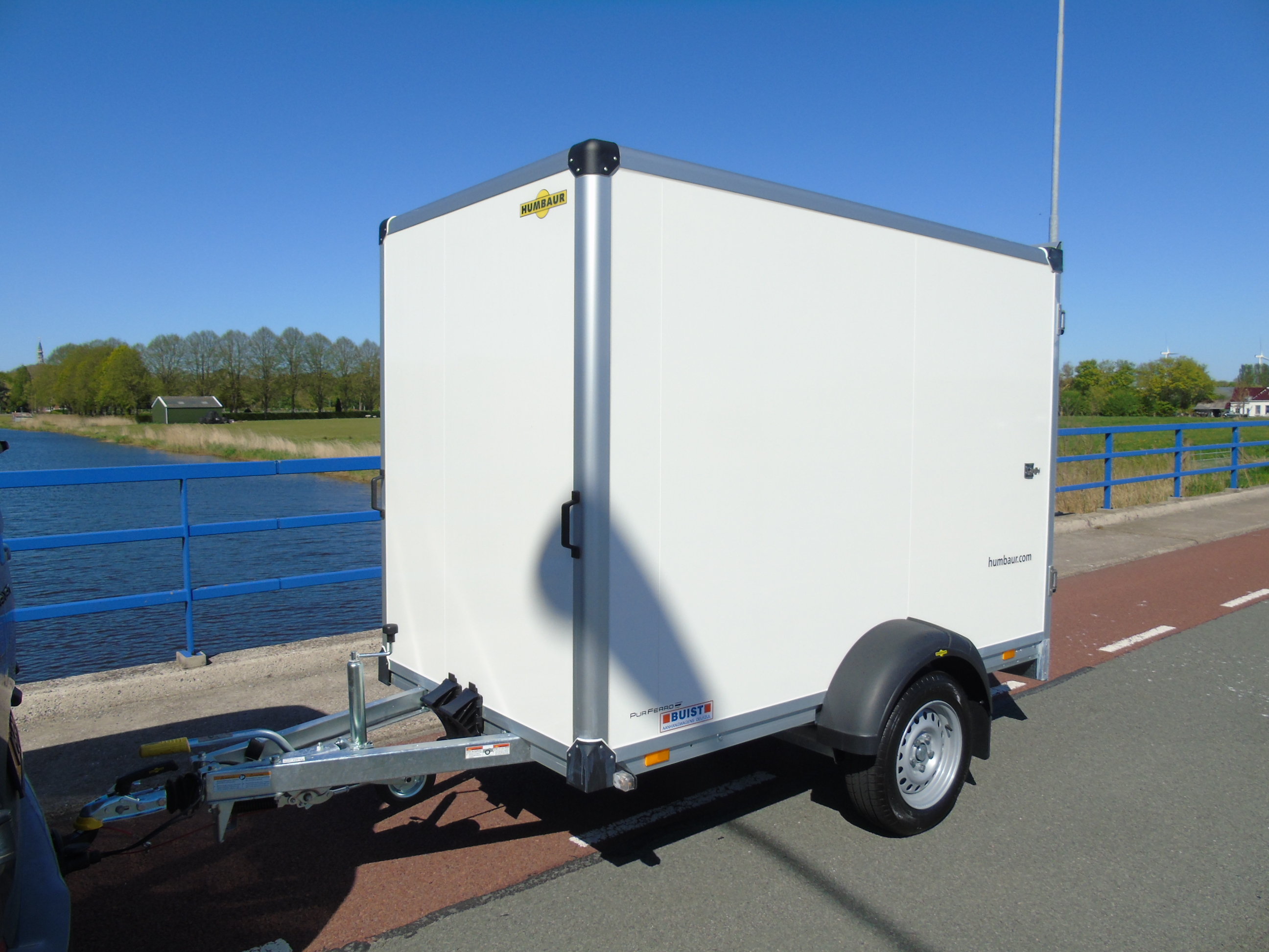 Voorraad aanhangwagen Humbaur HK132614-18PF30 PurFerro enkelasser gesloten bakwagen
