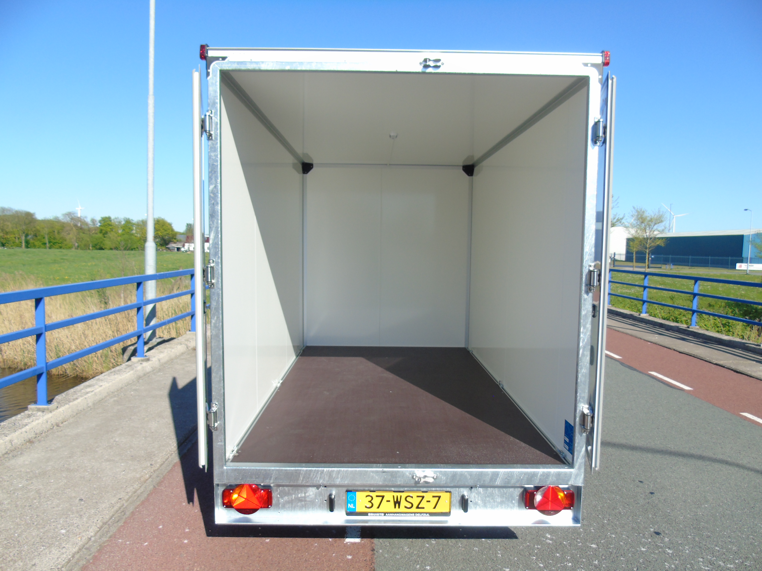 Voorraad aanhangwagen Humbaur HK253218-20PF30 PurFerro tandemasser gesloten bakwagen