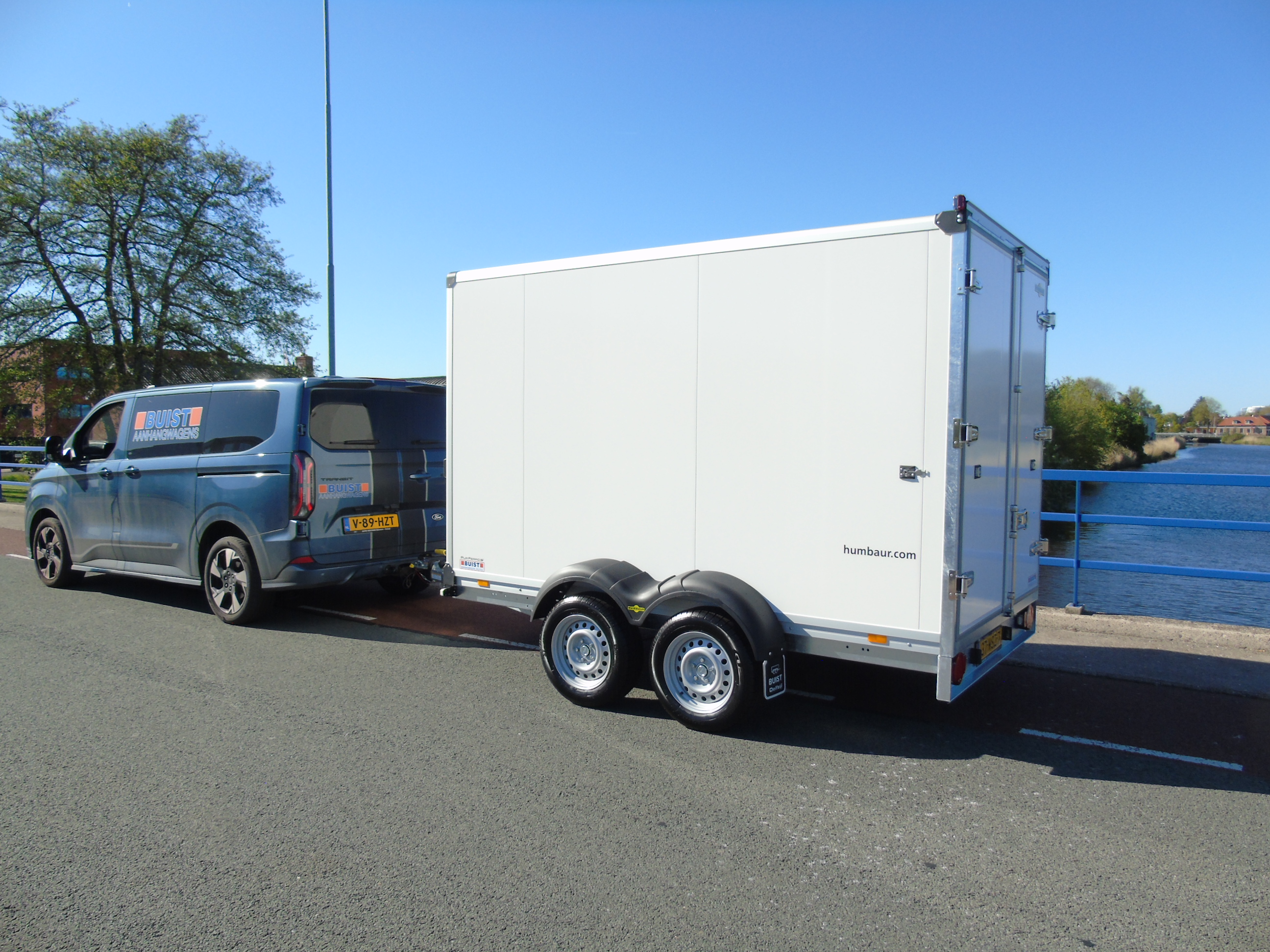Voorraad aanhangwagen Humbaur HK253218-20PF30 PurFerro tandemasser gesloten bakwagen