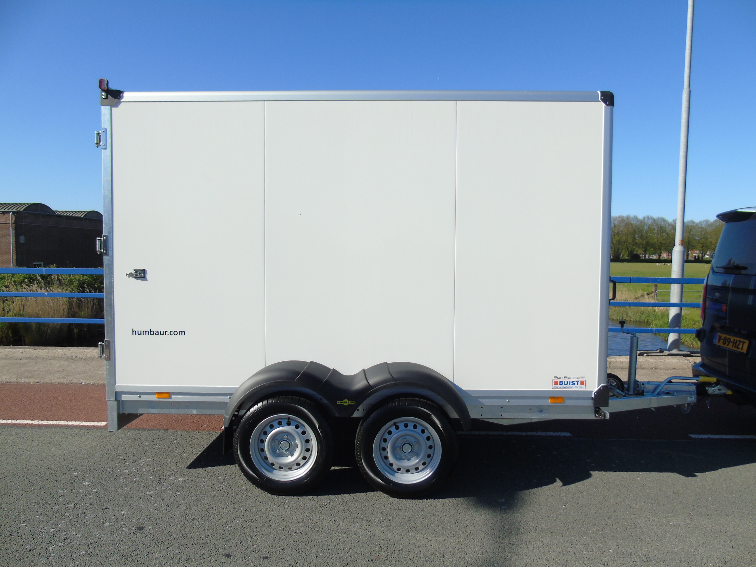 Voorraad aanhangwagen Humbaur HK253218-20PF30 PurFerro tandemasser gesloten bakwagen