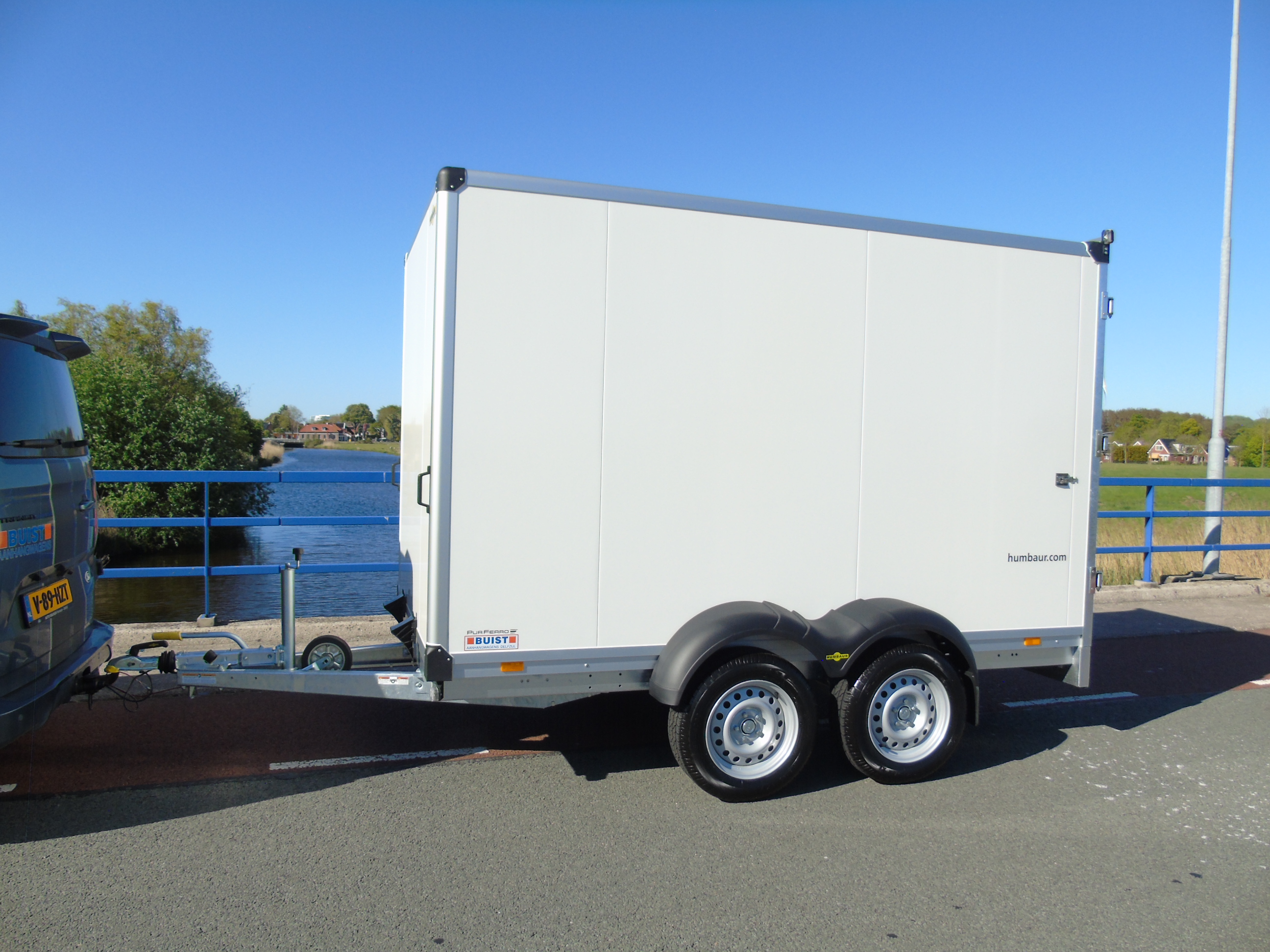 Voorraad aanhangwagen Humbaur HK253218-20PF30 PurFerro tandemasser gesloten bakwagen