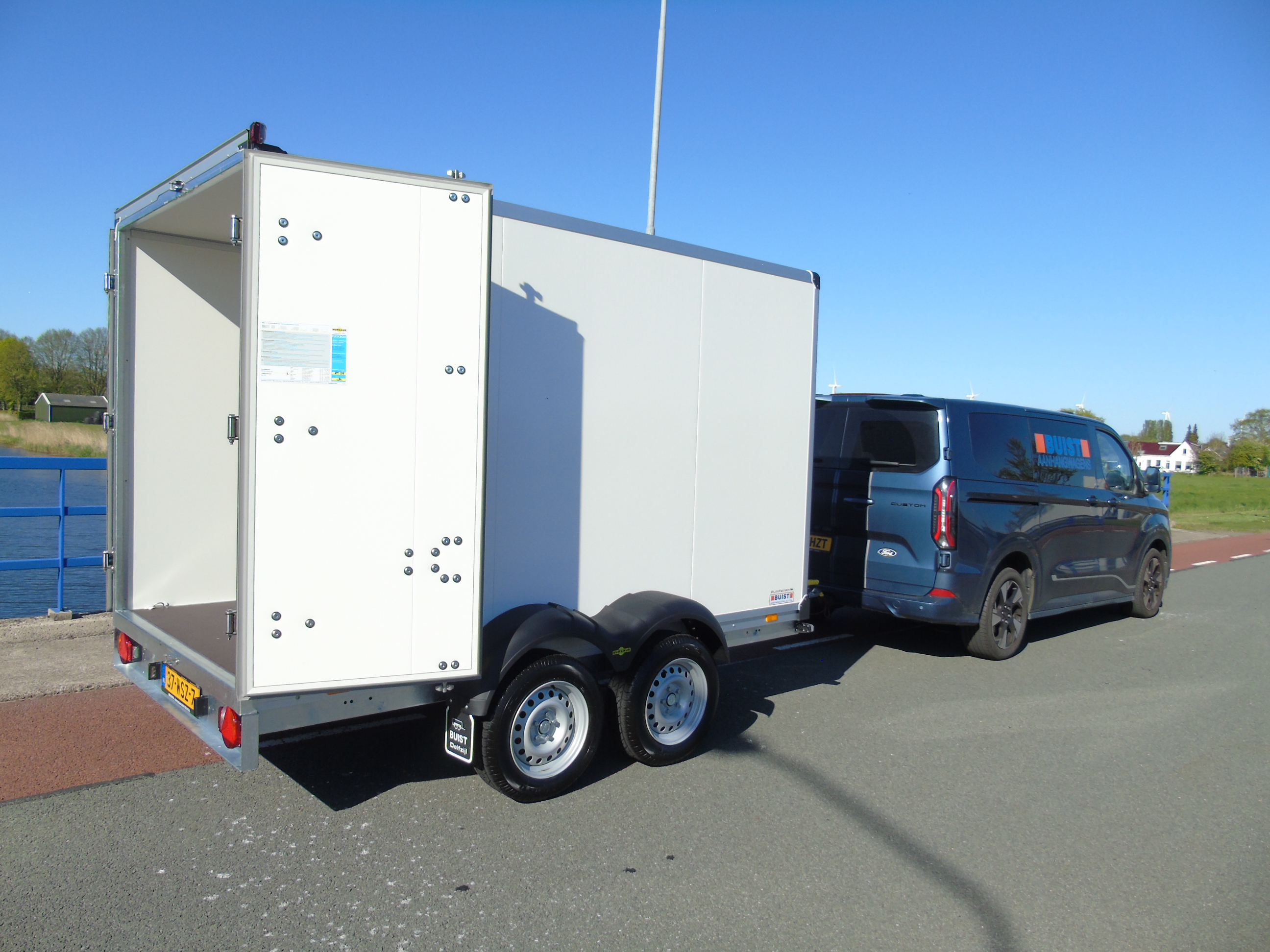 Voorraad aanhangwagen Humbaur HK253218-20PF30 PurFerro tandemasser gesloten bakwagen