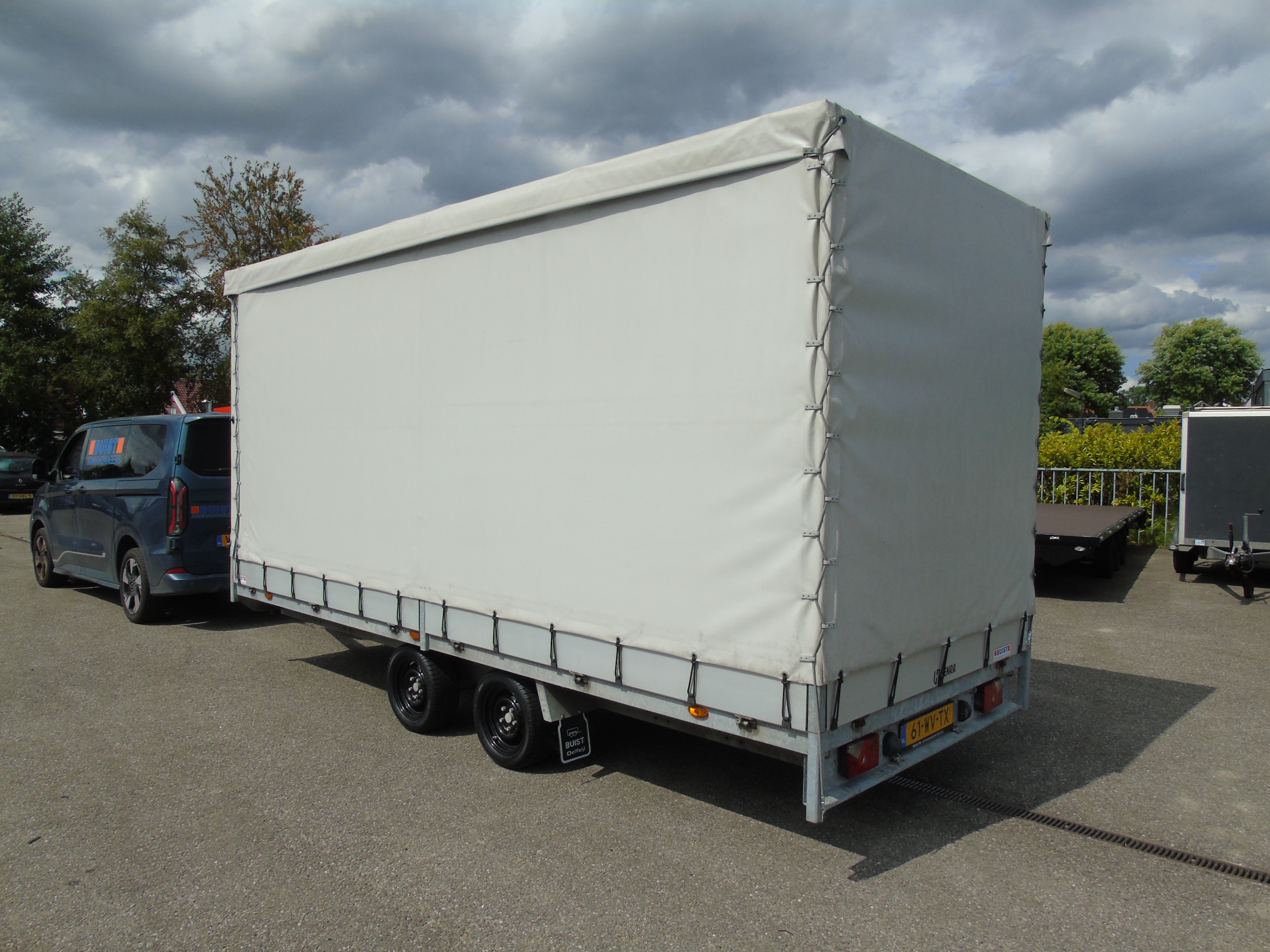 Occasion aanhangwagen Henra PL35350 met huifopbouw met schuifzeilen