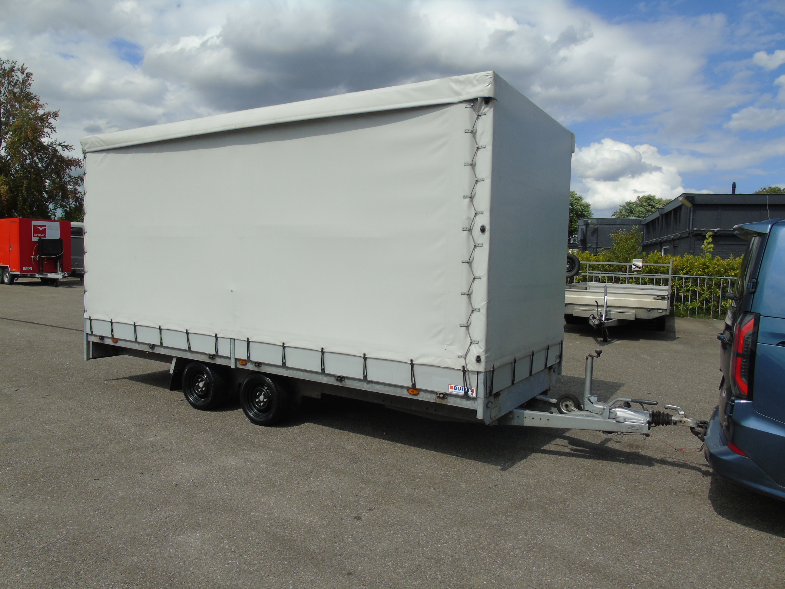 Occasion aanhangwagen Henra PL35350 met huifopbouw met schuifzeilen