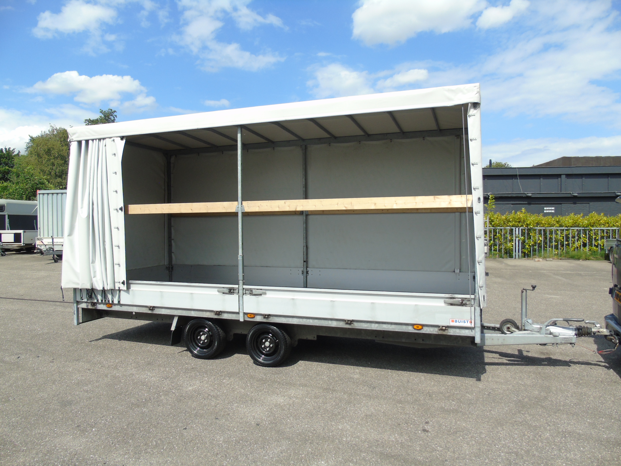 Occasion aanhangwagen Henra PL35350 met huifopbouw met schuifzeilen