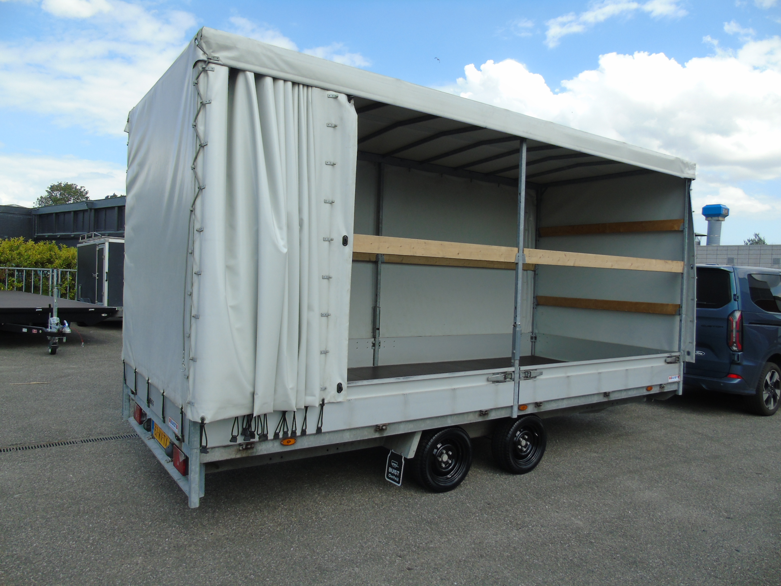 Occasion aanhangwagen Henra PL35350 met huifopbouw met schuifzeilen
