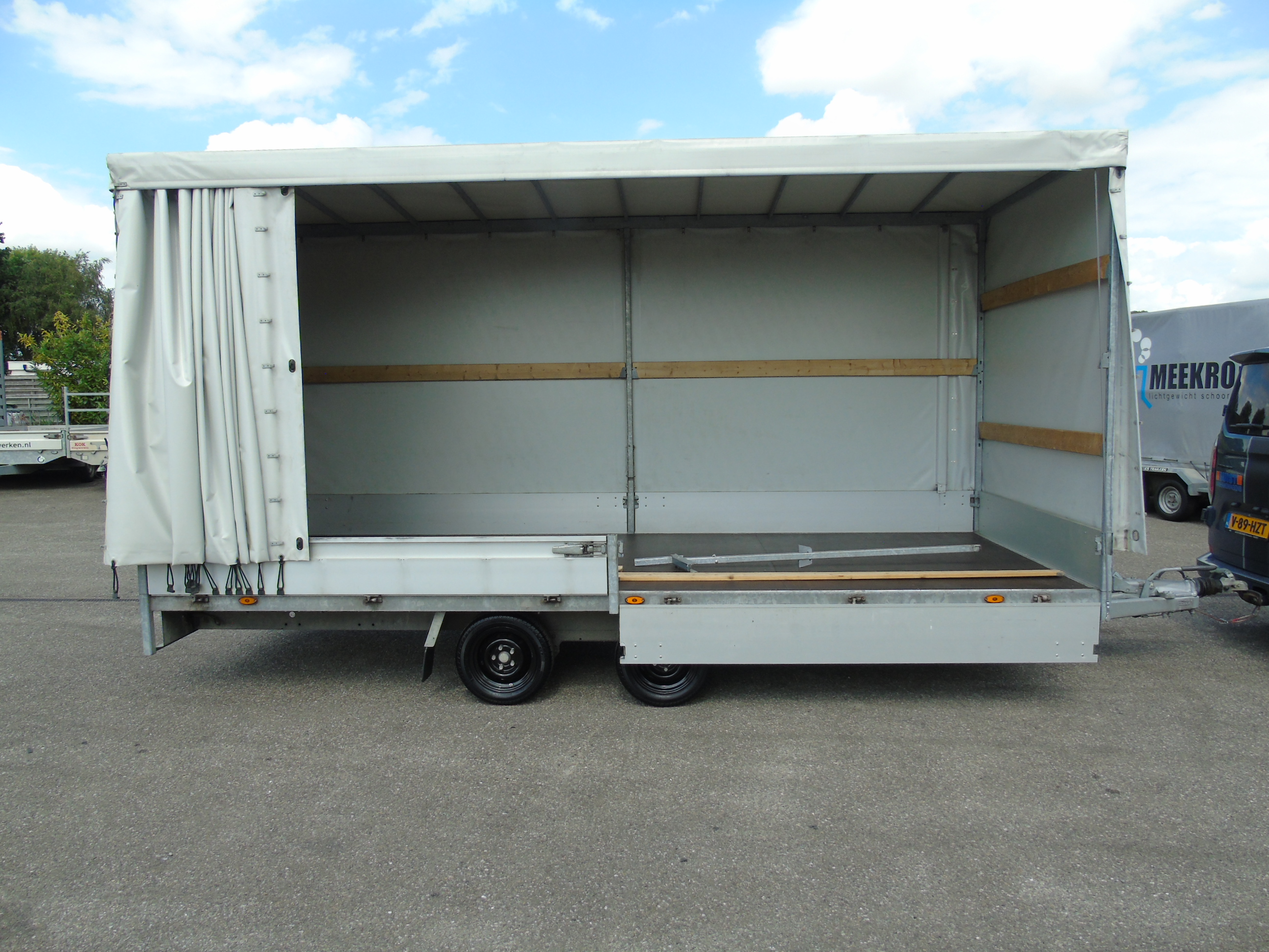 Occasion aanhangwagen Henra PL35350 met huifopbouw met schuifzeilen