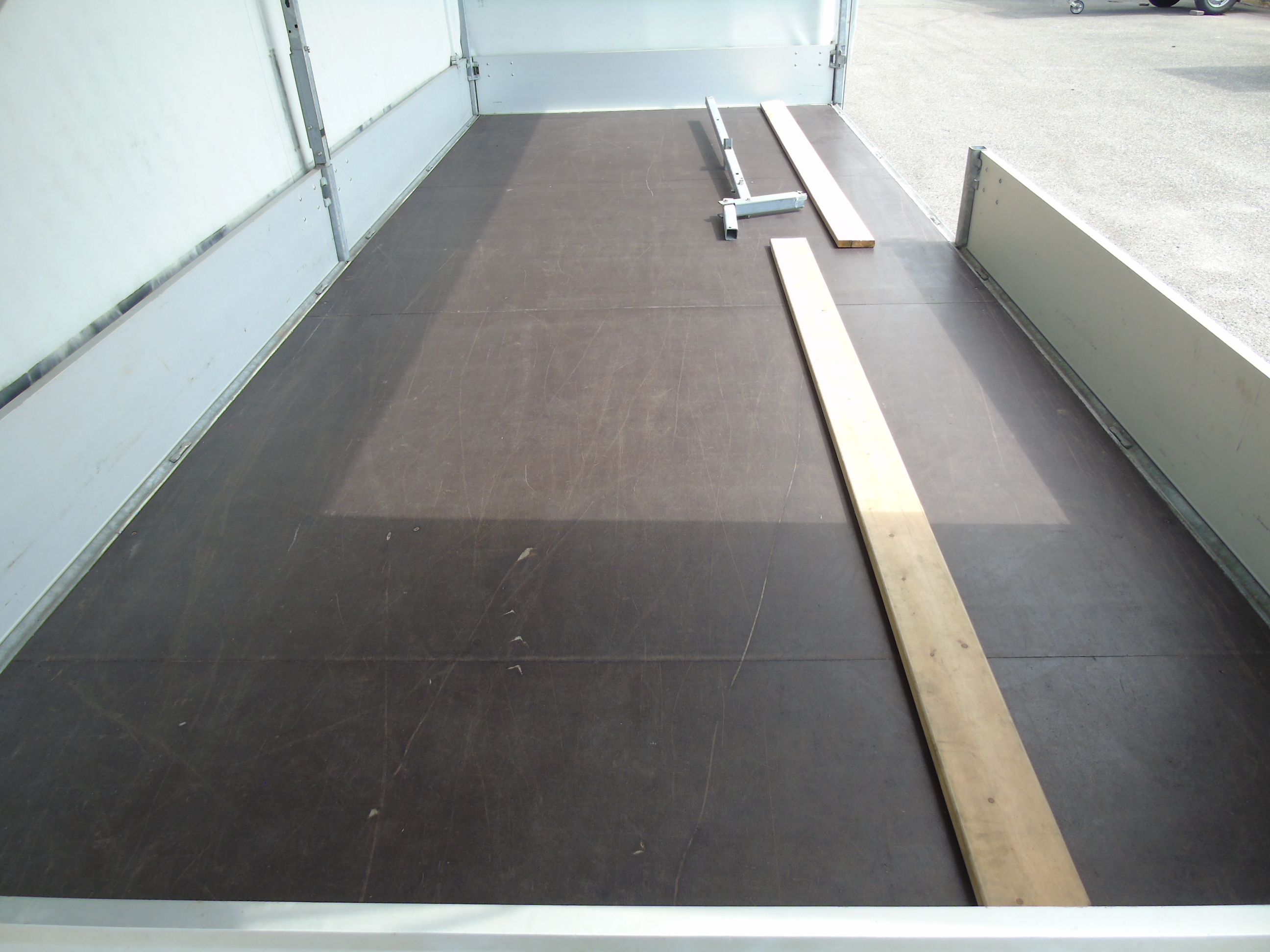 Occasion aanhangwagen Henra PL35350 met huifopbouw met schuifzeilen